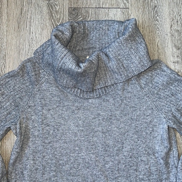Anthropologie Paloma Gray Knit Sweater size medium cowl neck - Picture 2 of 9